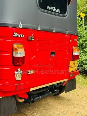 Bajaj RE 2012