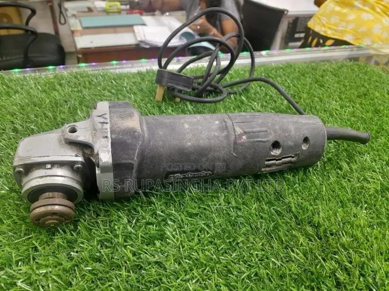 Makute Grinder