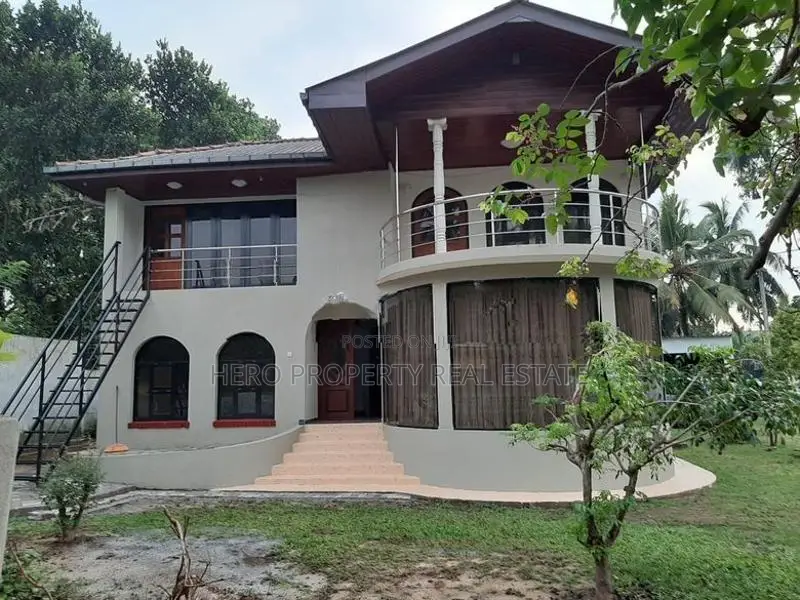 Luxury House for Sale in Angoda