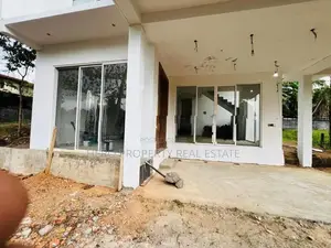 Modern House for Sale in Athurugiriya