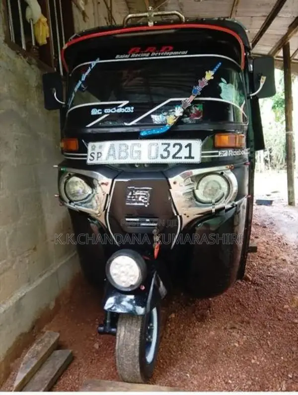 Bajaj RE 2015