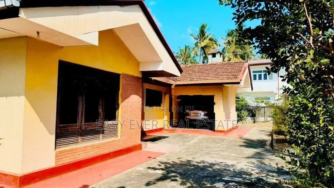 පානදුරෙන් සුපිරි ඉඩමක් විකිණීමට වෙල්යායකට මුහුණලා