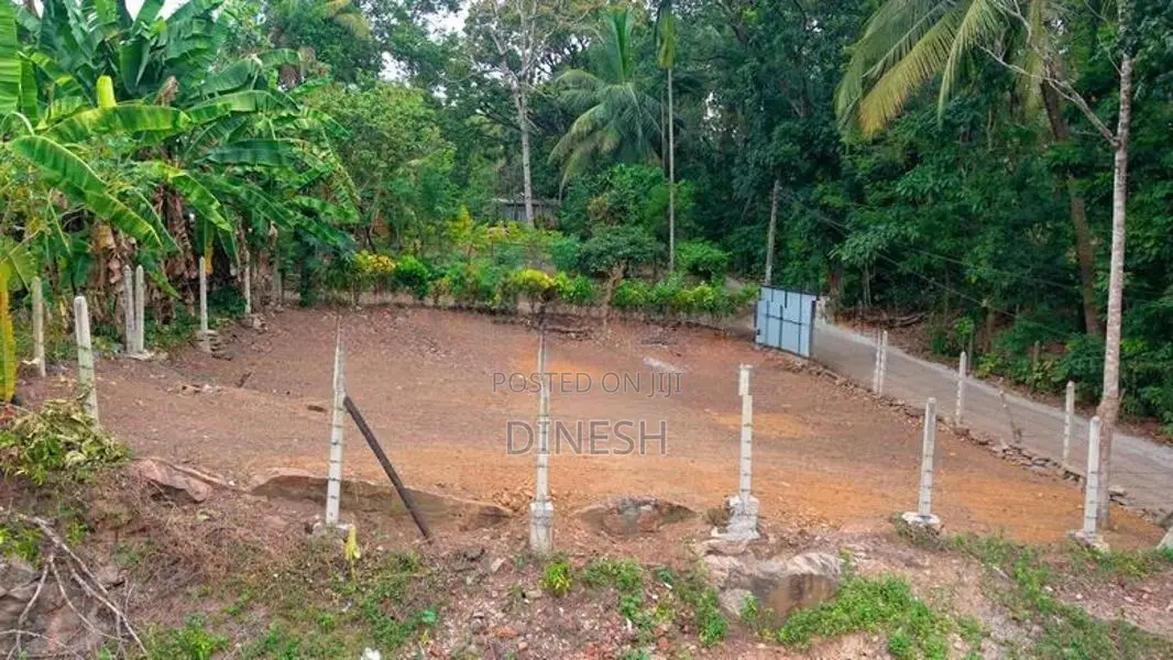 අතුරුගිරිය නගරය ඉඩමක් විකිණීමට