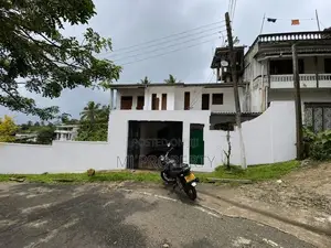 ( DR-1034) Valuable Upper Floor House Rent in Homagama