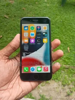 Apple iPhone 7 128GB (Used)