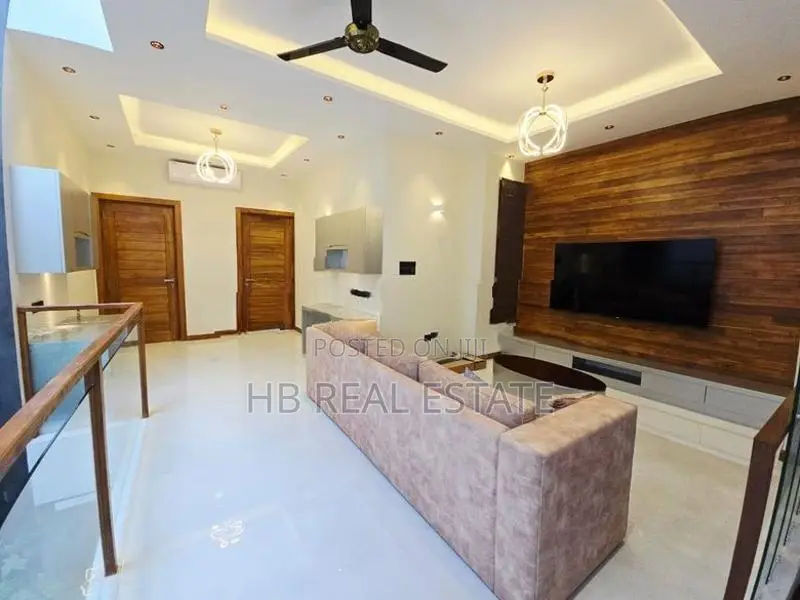 Battaramulla Architecture Designed Super Luxury Three Storey House