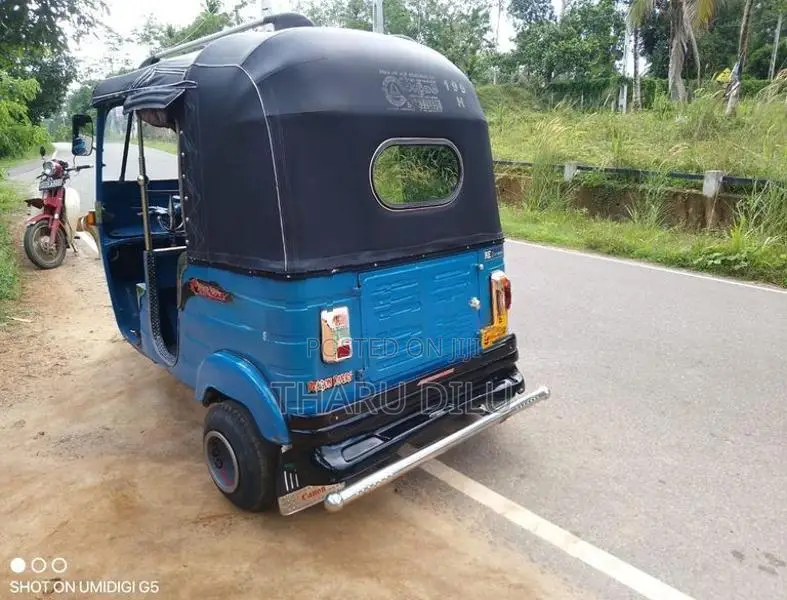 Bajaj RE 2000