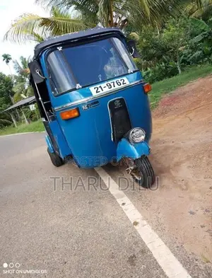 Bajaj RE 2000