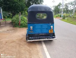 Bajaj RE 2000