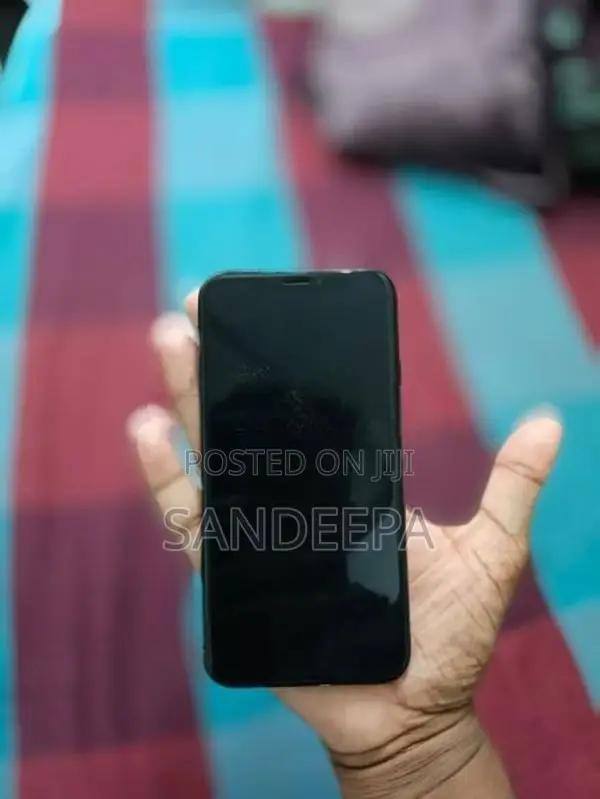 Apple iPhone XS (Used)