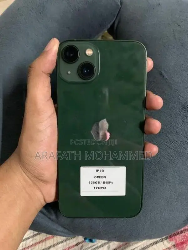 Apple iPhone 13 (Used)