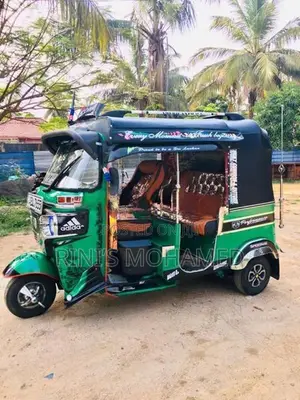 Bajaj RE 2016