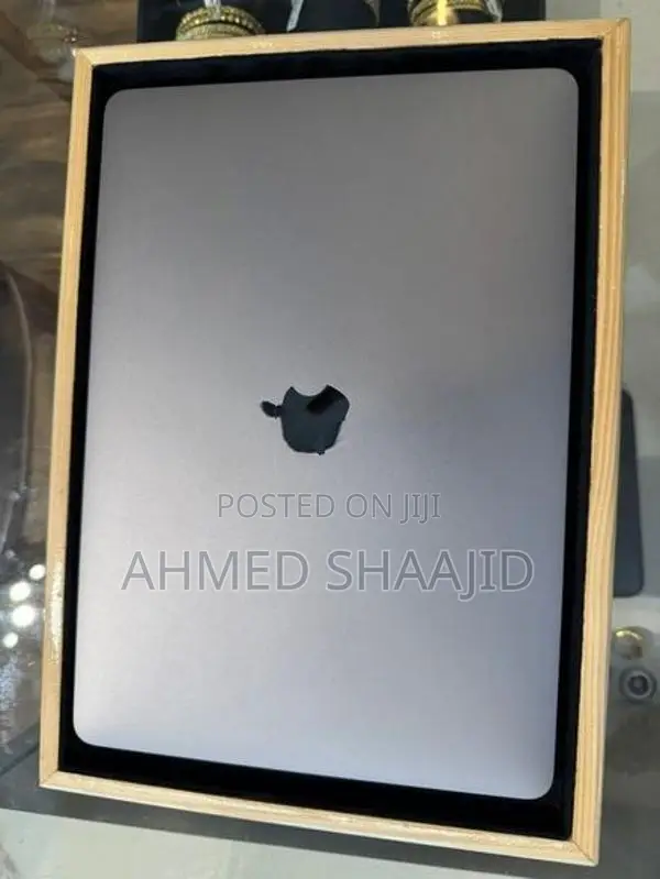 Apple MacBook i5