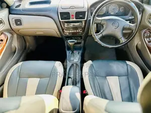 Nissan Sunny 2001