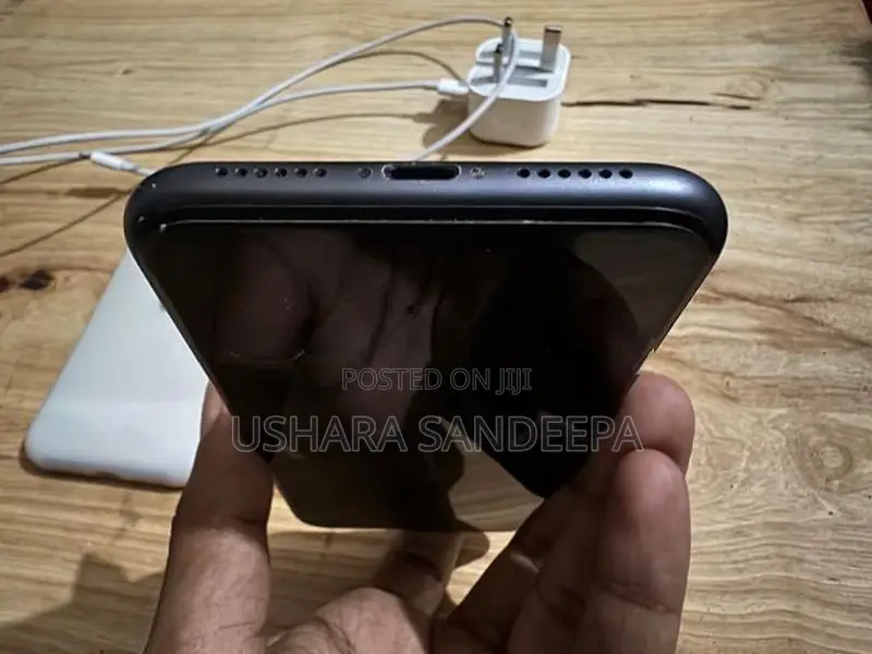Apple iPhone 11 128GB (Used)
