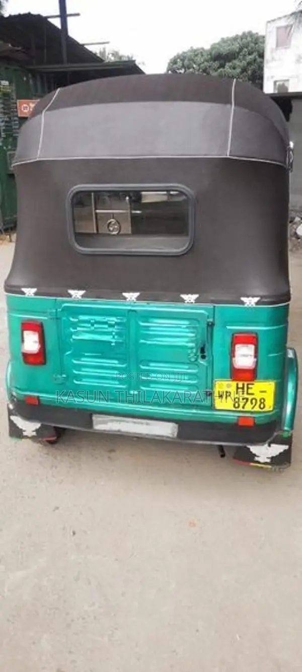 Bajaj RE 2003