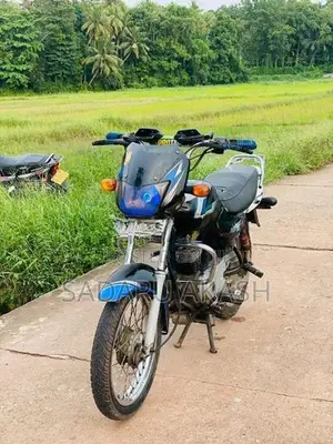 Bajaj CT100 2006