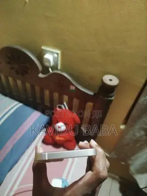 Apple iPhone 13 (Used)