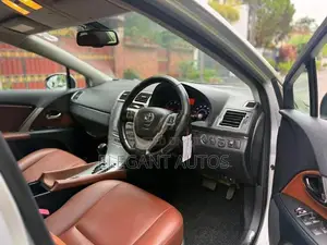 Toyota Avensis DIESEL AUTO 2013
