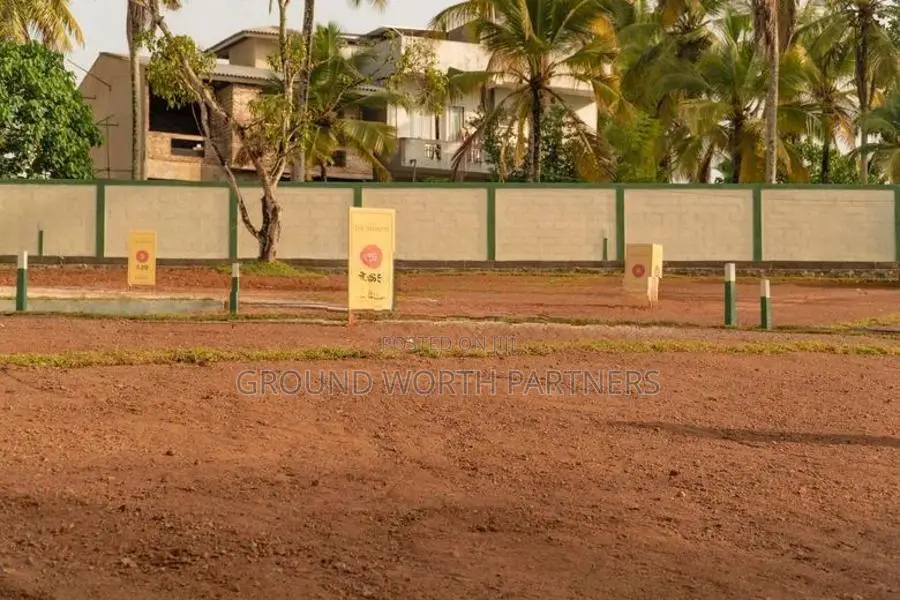 120 පාරට සමීපව පොල්ගස්ඕවිටින් අගනා නේවාසික බිම් කොටස් විකිණීමට