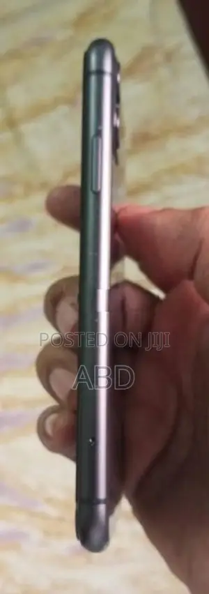 Apple iPhone 11 (Used)