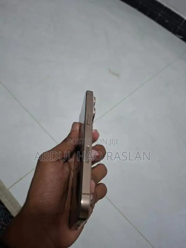 Apple iPhone 16 Pro (Used)