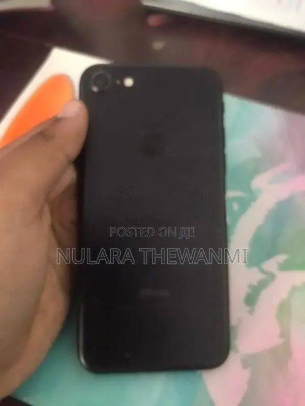 Apple iPhone 7 (Used)