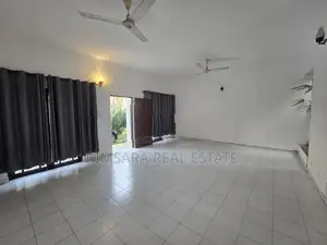 4 BR Two-Storey House In an Execlent Neighbourhood - Pelawatta | SH153
