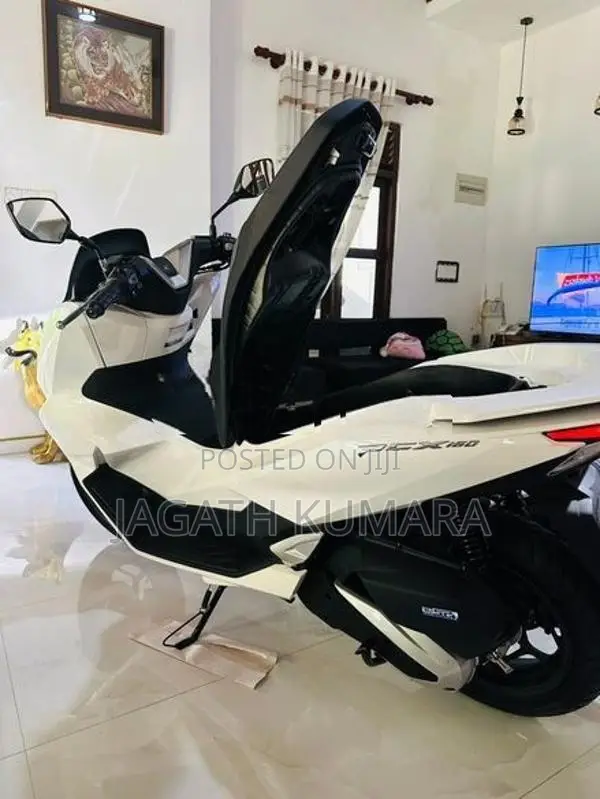 Honda PCX160 2025