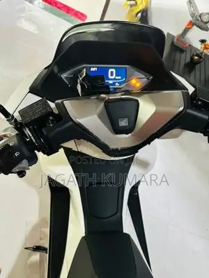 Honda PCX160 2025