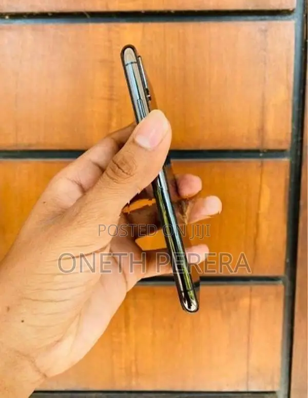 Apple iPhone XS 256GB (Used)