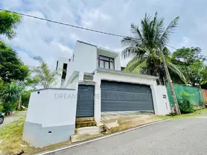 Brand New Luxury House with Swimming Athurugiriya