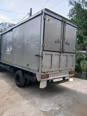 Tata 713 2012