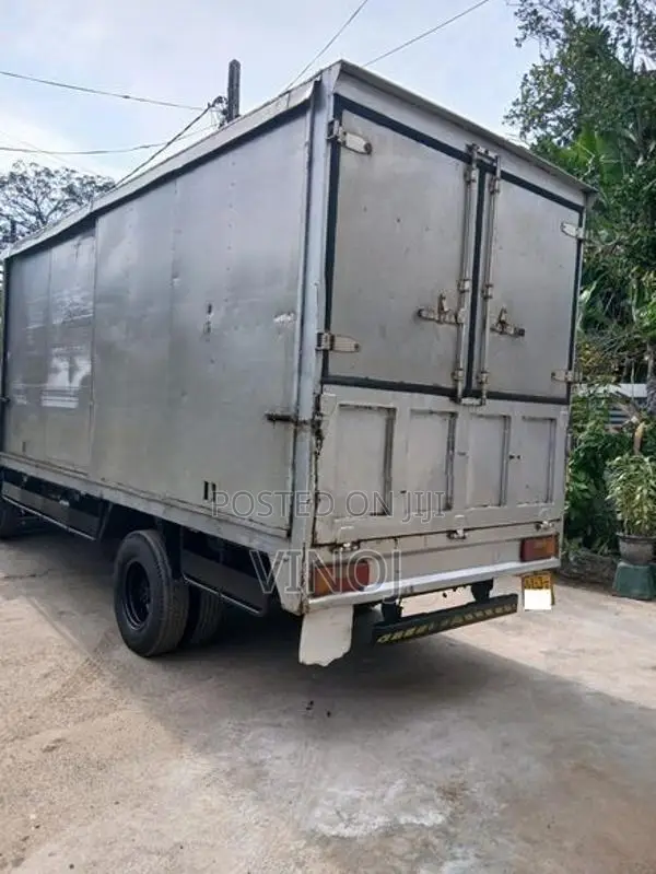 Tata 713 2012