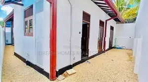 3 Bedroom Single-Storey House for Sale Thalahena