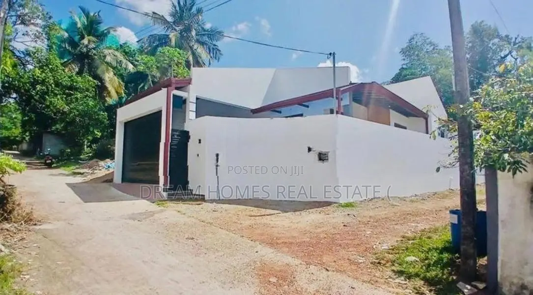 3 Bedroom Single-Storey House for Sale Thalahena