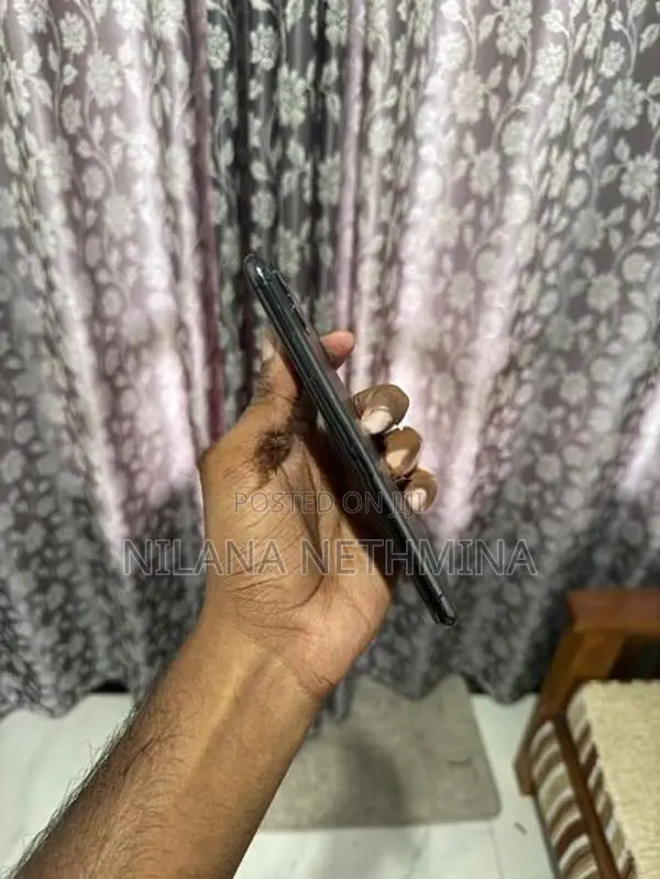 Apple iPhone 11 Pro Max (Used)