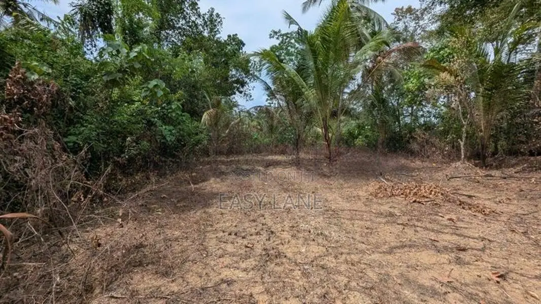කාපට් පාරට මුහුණලා පර්චස් 48 ක වටිනා ඉඩම විකිණීමට ඌරාපොල