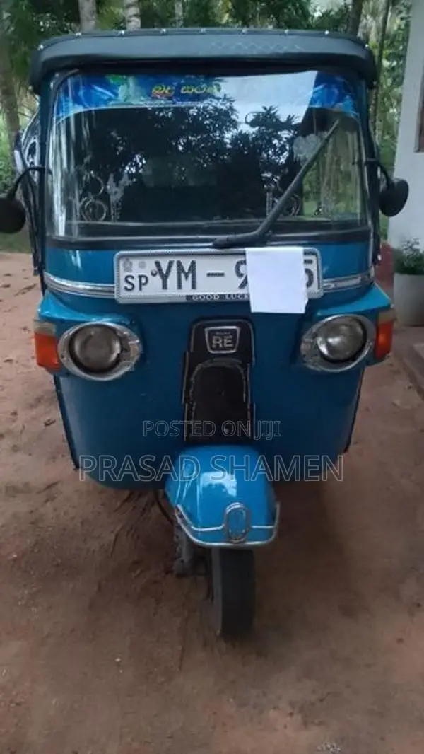 Bajaj RE 2011