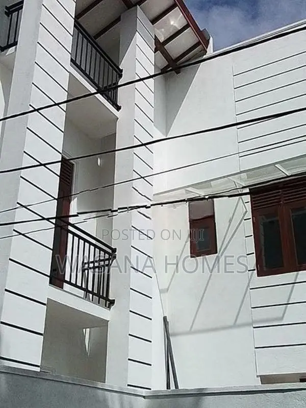 Brand new 3 Story House for sale Madiwela