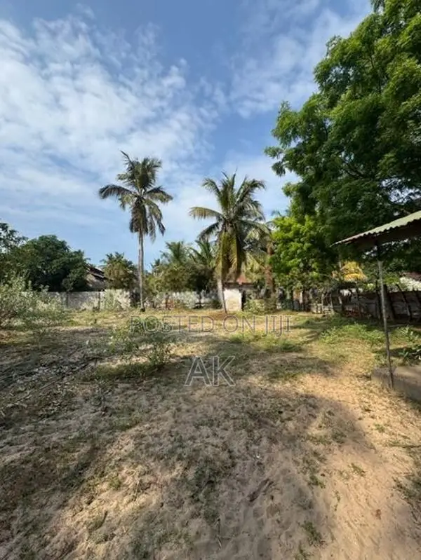 காணி விற்பனைக்கு Akkaraipattu