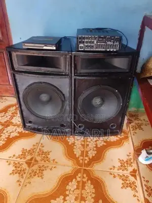 Box Speaker with Amplifier