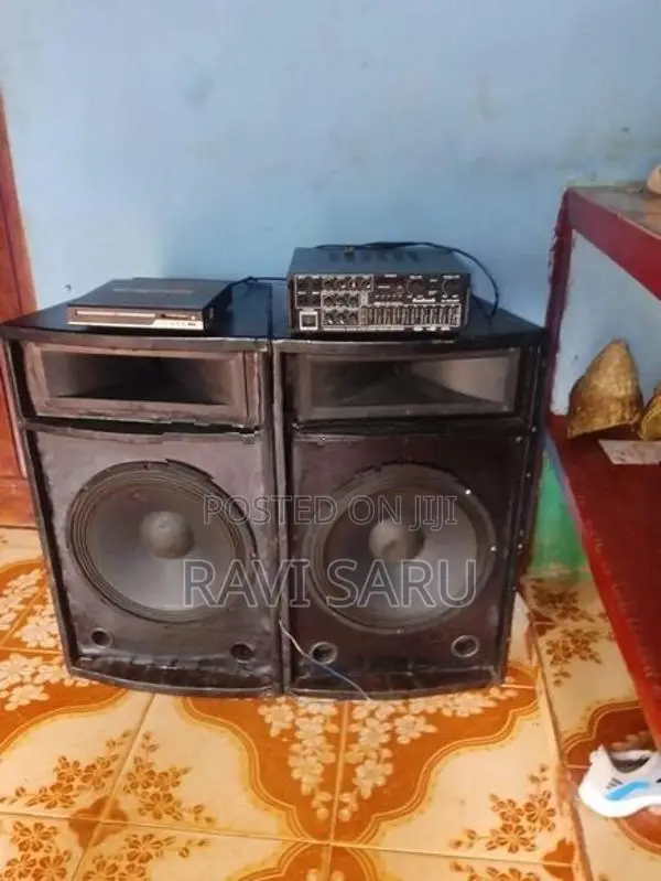 Box Speaker with Amplifier