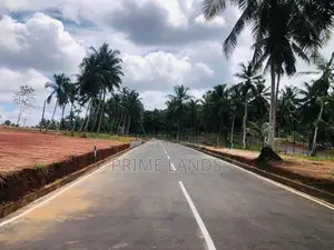 කිරිවත්තුඩුව හන්දියෙන් බිම් කොටස්
