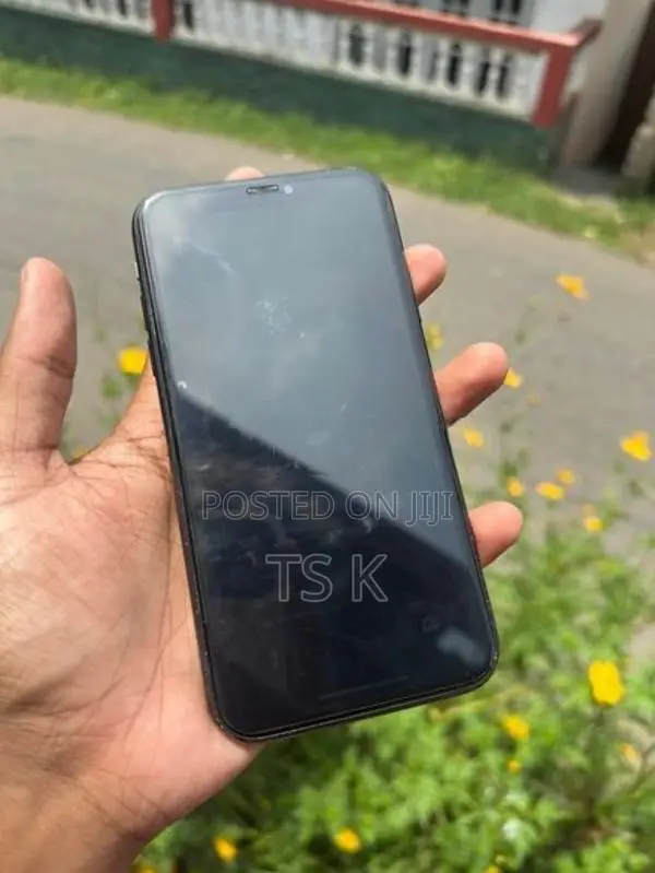 Apple iPhone XR 64GB (Used)