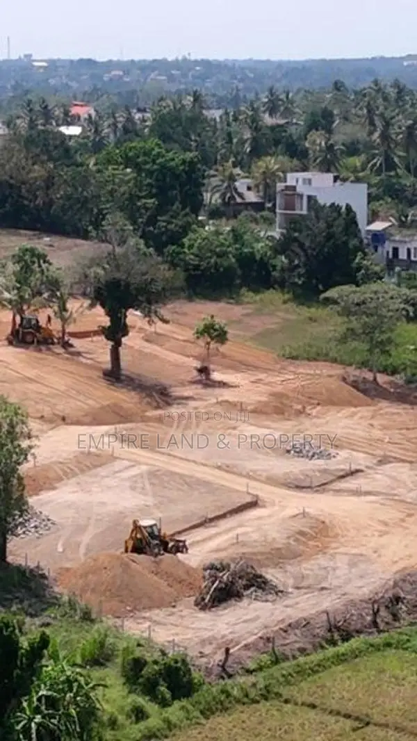 පොල්ගස්ඕවිට සමගි මාවත වැදගත් පරිසරයක පදිංචි වෙන්න ඉඩම