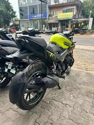 Hero Hunk 160R 4V Brand New 2026