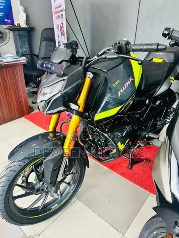 Hero Hunk 160R 4V Brand New 2026