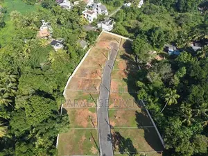 8 Perch Land Lots in Hokandara Residential