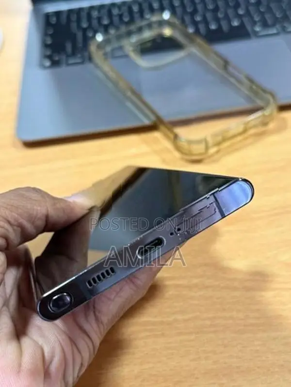 Samsung Galaxy S22 Ultra (Used)